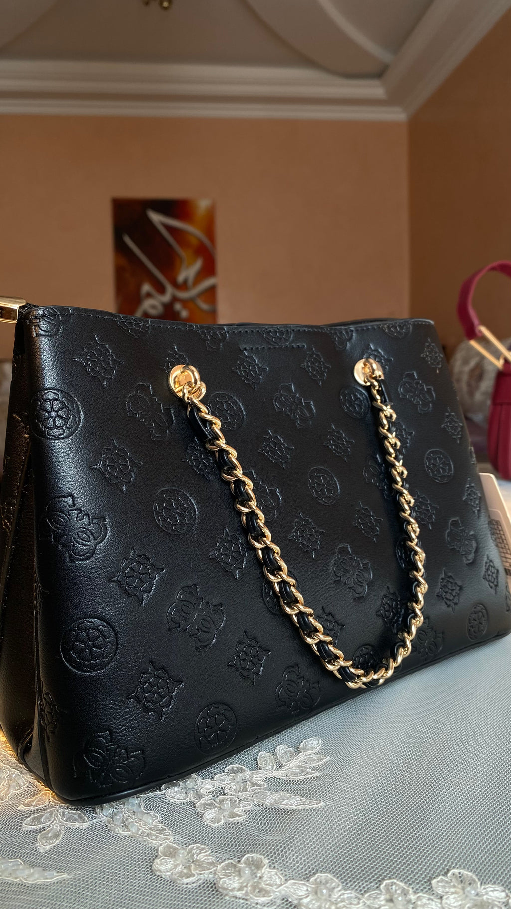 Sac noir avec chaine dorée plus bandoulière